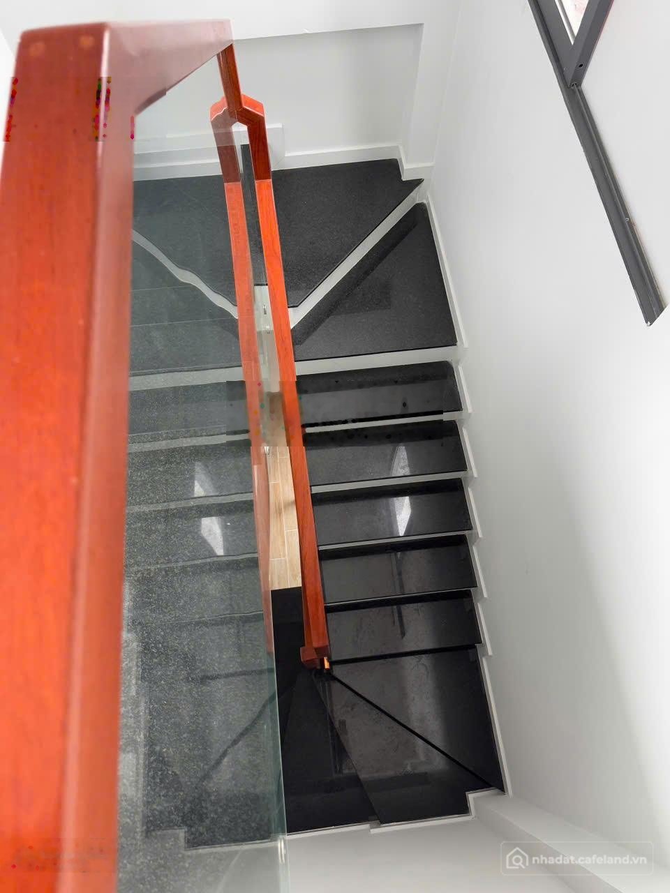 Bán nhà riêng: Bán nhà chính chủ Gò Vấp - sổ hồng riêng - 100% mới