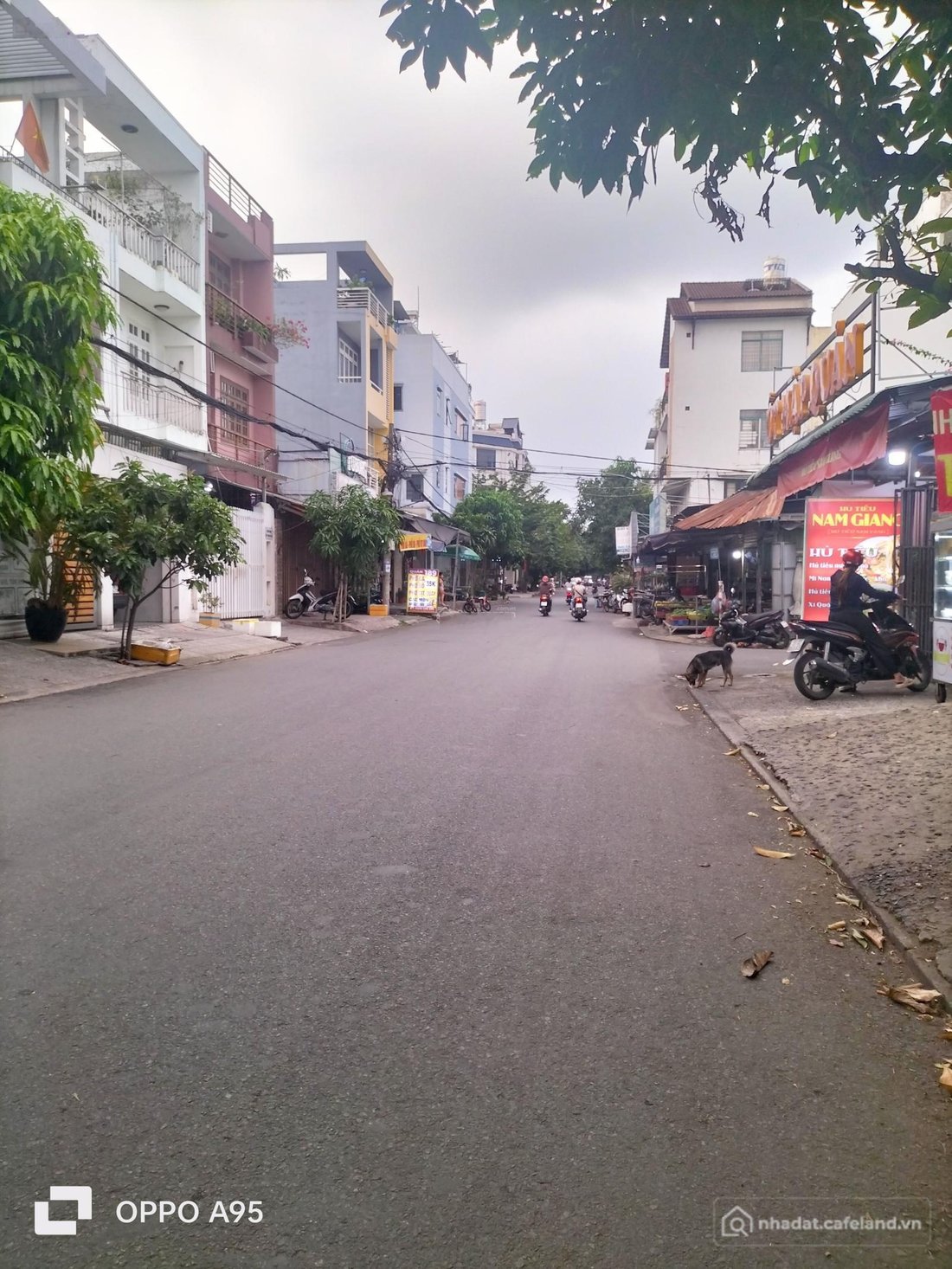 Bán nhà riêng: Nhà đẹp 4 tầng gần khu đô thị Vạn Phúc, giá hơn 7 tỷ, đủ điều kiệ