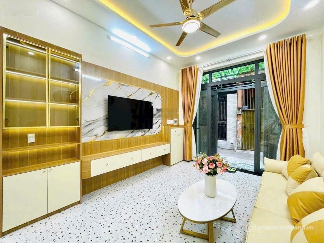 Bán nhà riêng: Bán căn nhà xây mới hẽm oto, nội thất đầy đủ, nhà đã hoan công