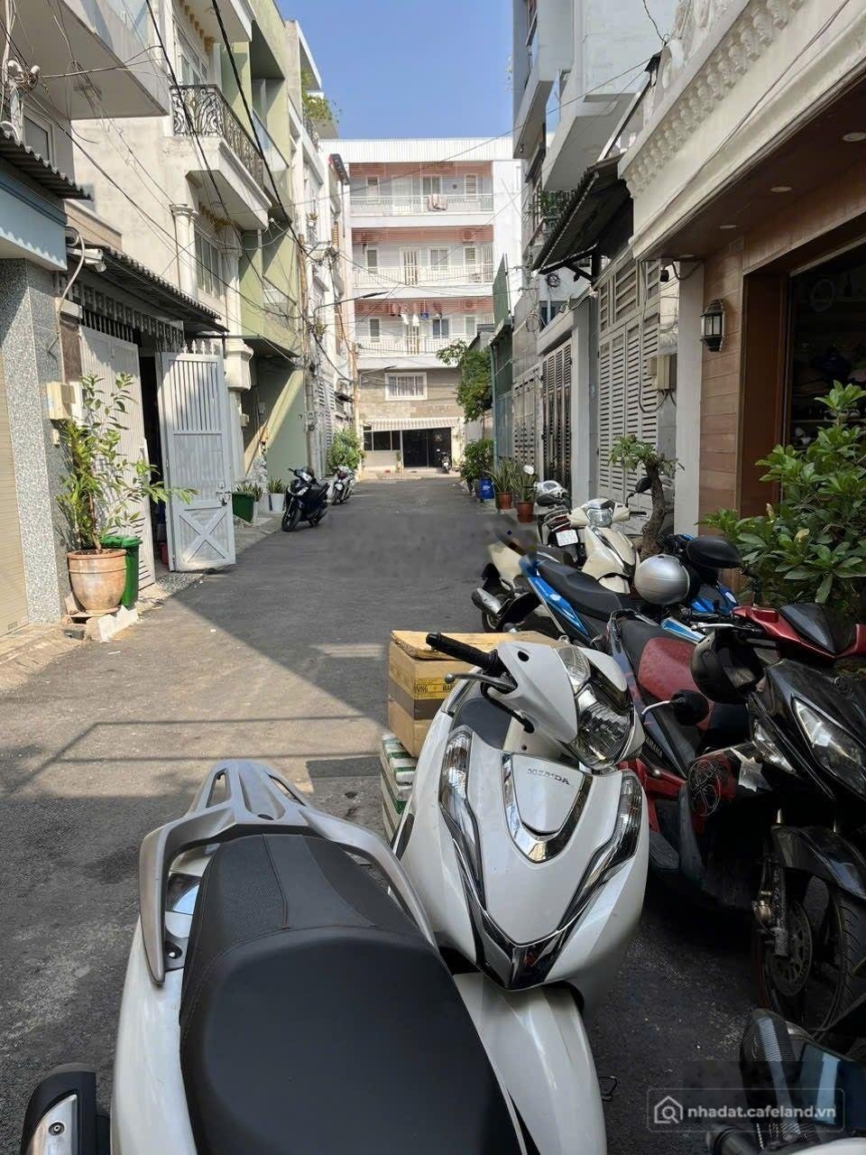 Bán nhà riêng: Nhà đẹp Hoàng Diệu 2, Linh Chiểu vị trí gần trường đại học Ngân H