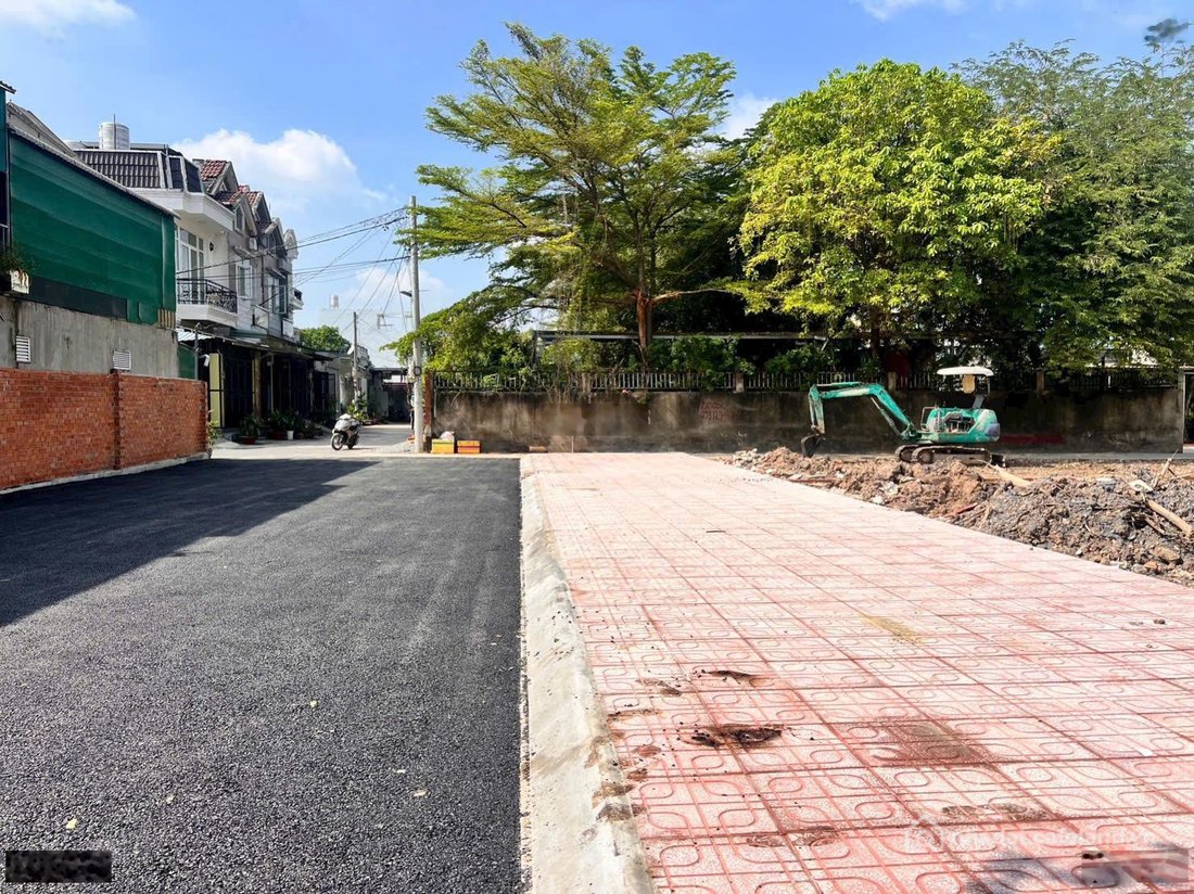 Bán đất thổ cư: Bán đất đường Thạnh Lộc 39, 4,3 tỷ, (5x20) hơn 100m2, đường rộng