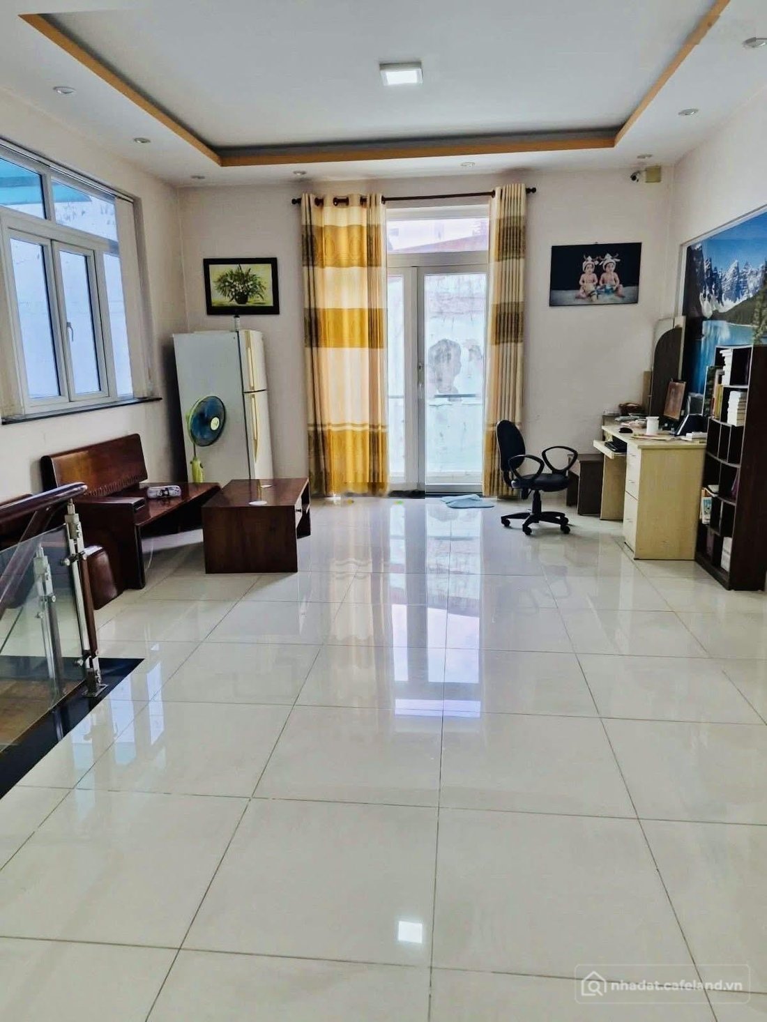 Bán nhà riêng: Chính chủ bán gấp nhà 106m2, 3 tầng, hxh, gần đh công nghiệp chỉ 