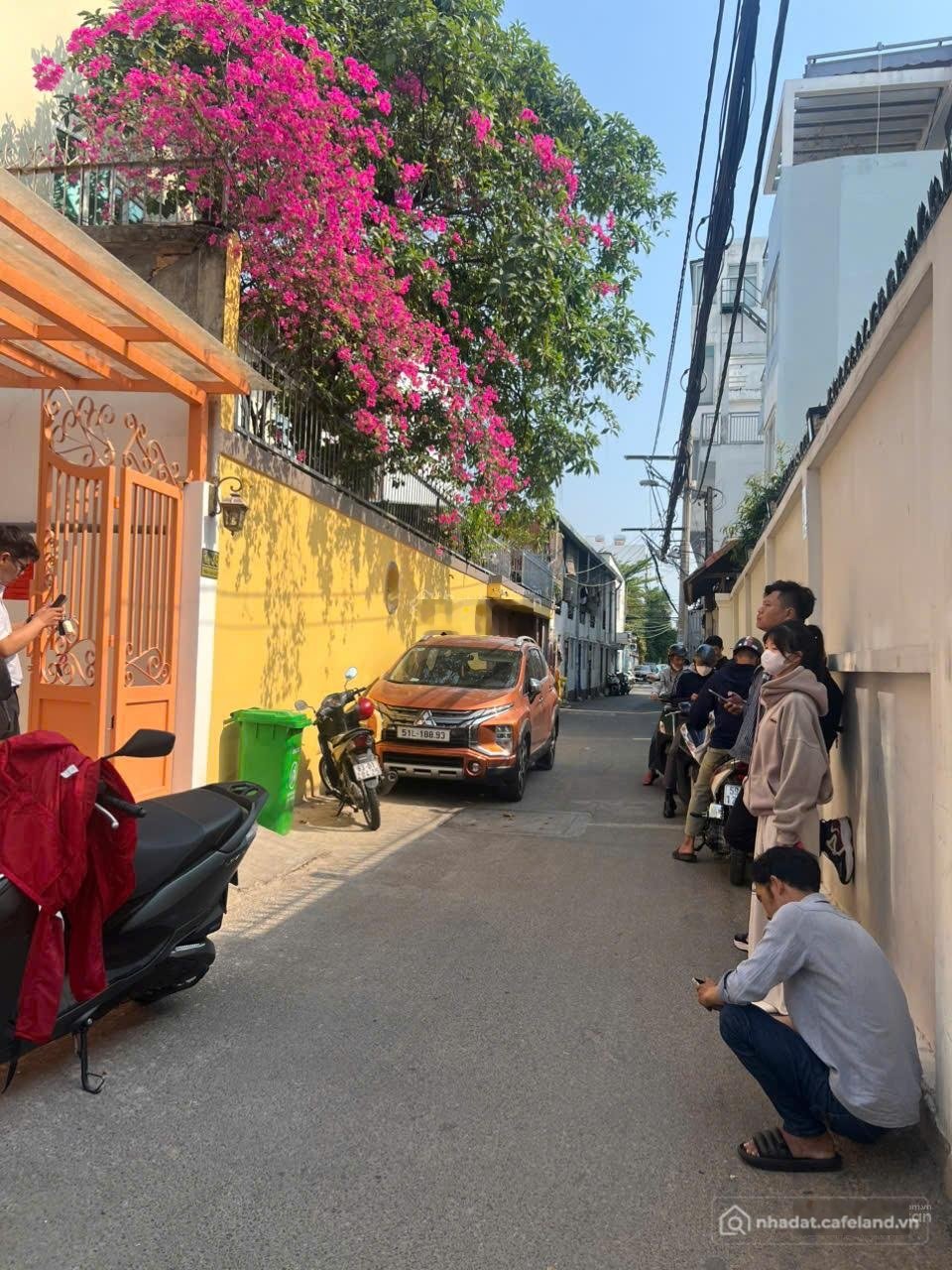 Bán nhà riêng: Mặt tiền Thảo Điền- Toà CHDV 18 phòng, hiếm có tại Trần Văn Sắc, 