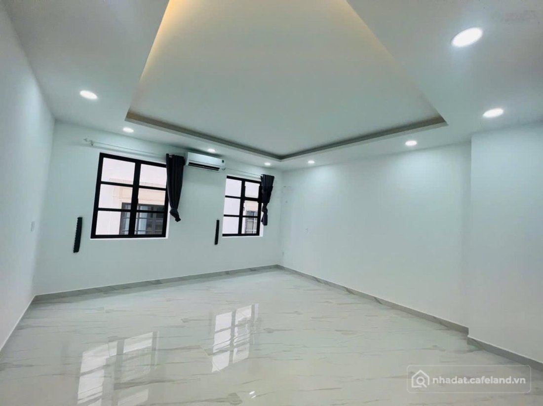 Bán biệt thự: Nhà mặt phố liền kề khu City Land phường 10 hầm 4 lầu DT 5*20m