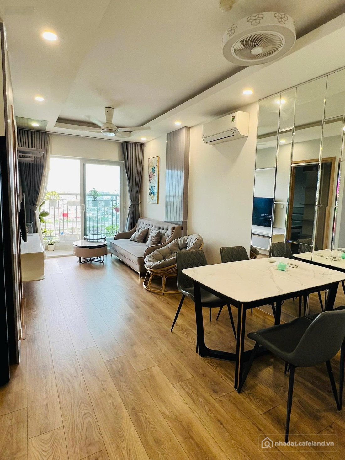 Bán căn hộ chung cư: Chị em cần bán gấp 1 căn 3PN chung cư Lavita Charm 5.55 tỷ,