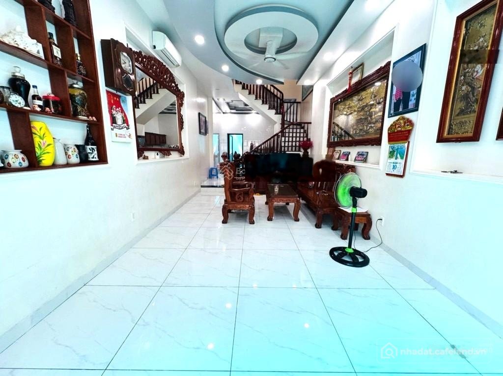 Bán nhà riêng: Nhà đẹp kiên cố- giá rẻ- gần nhà ga t3- siêu thị pandora trường c