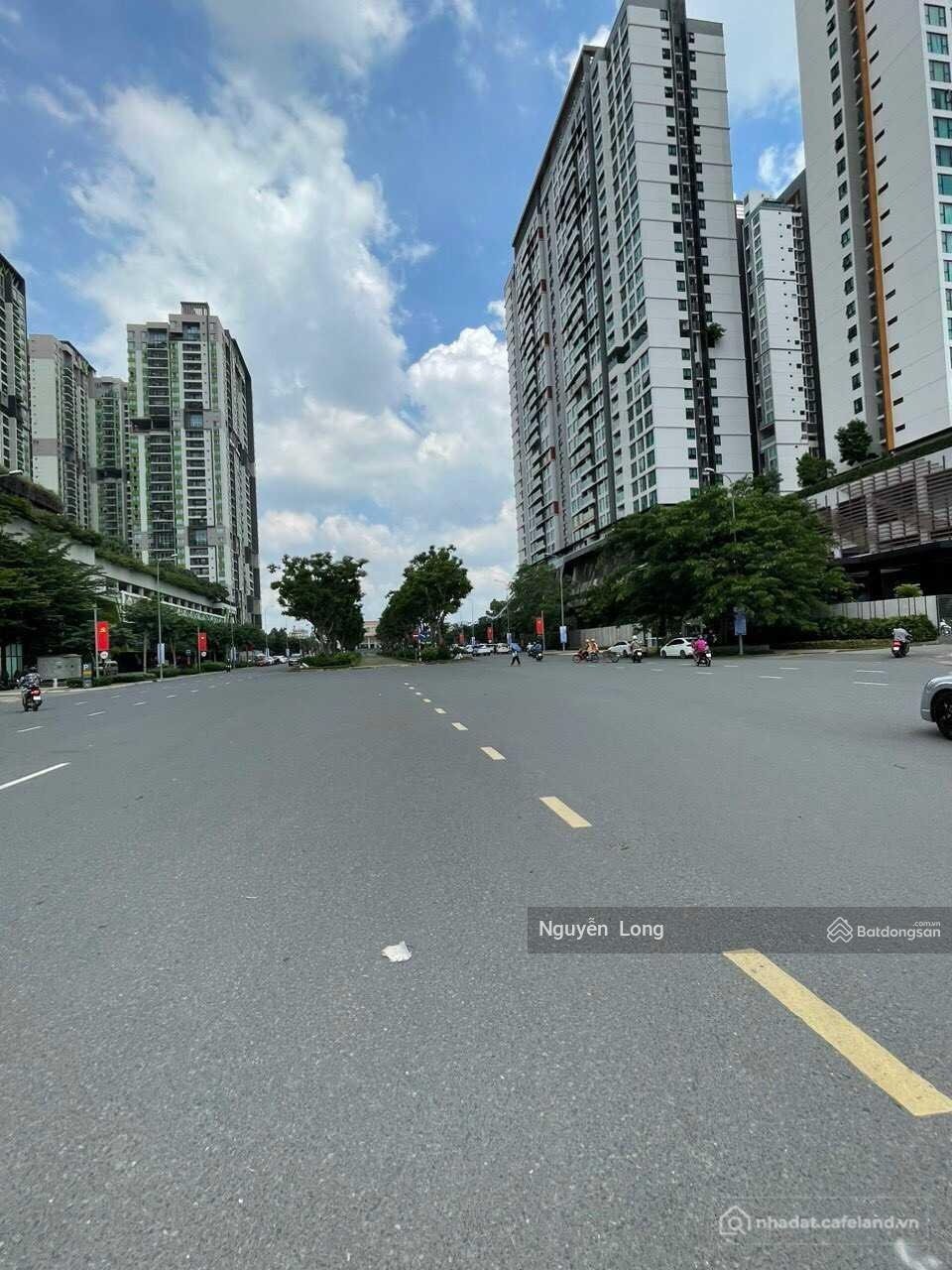 Bán nhà riêng: Bán tòa building GP 2 hầm 13 tầng, thu nhập 2,2 tỷ/tháng; 2MT Ung