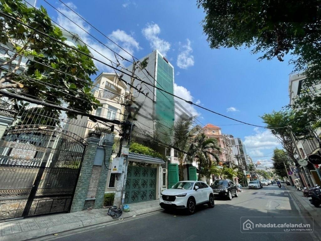 Bán nhà riêng: Ngộp hạ 25%, bán gấp nhà mặt tiền Lam Sơn DT: 19x20m, XD: Hầm 7 t