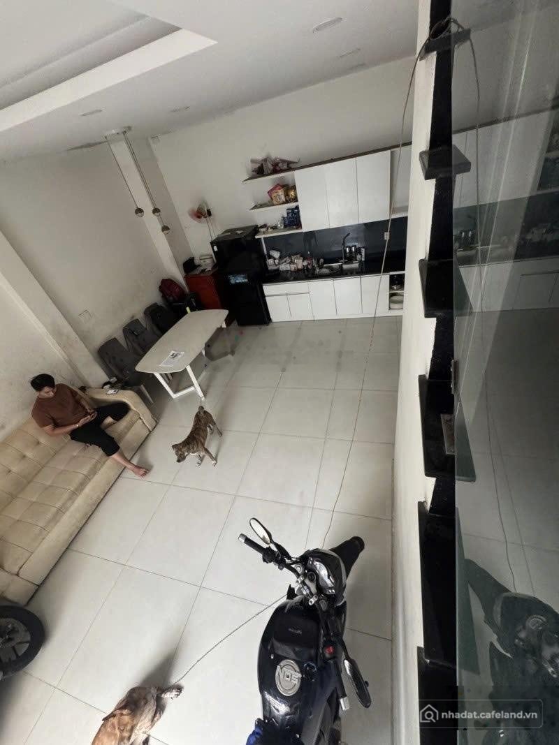 Bán nhà riêng: Nhà 5-9m 2 lầu hẻm 3m thông nhà đẹp sát Pandora Trường Chinh