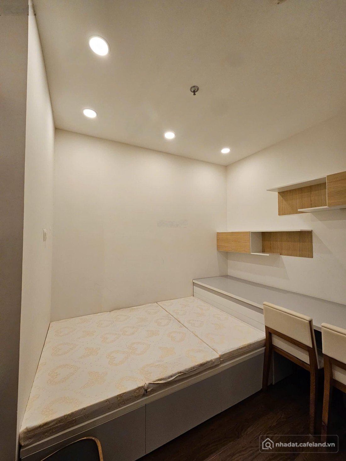 Bán căn hộ chung cư: Mình cần bán căn hộ 2PN Kingston Residence / Phú Nhuận - DT