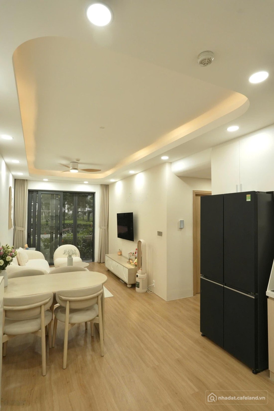 Bán căn hộ chung cư: Chính chủ bán căn hộ Emerald, Có thương lượng, 67m2 2PN + 2