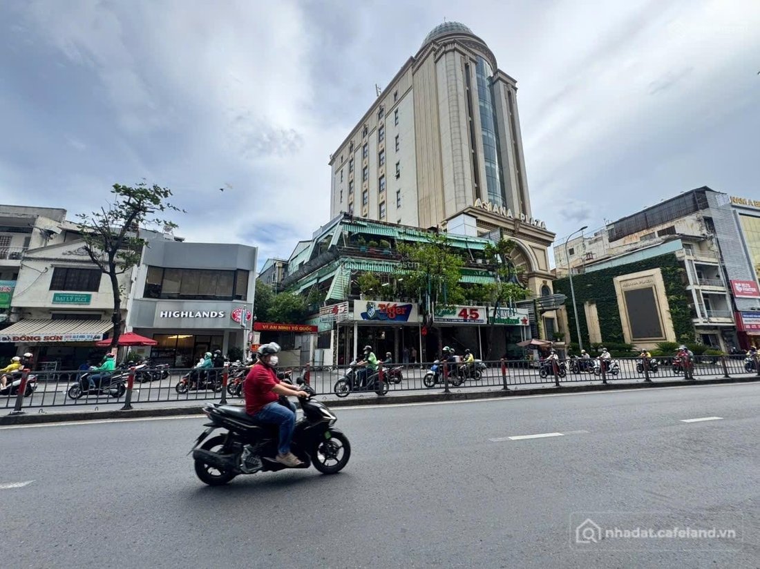 Bán nhà riêng: Nhà mặt tiền Lam Sơn - Phan Đăng Lưu Phú Nhuận DT 9.2x22m - 185m2