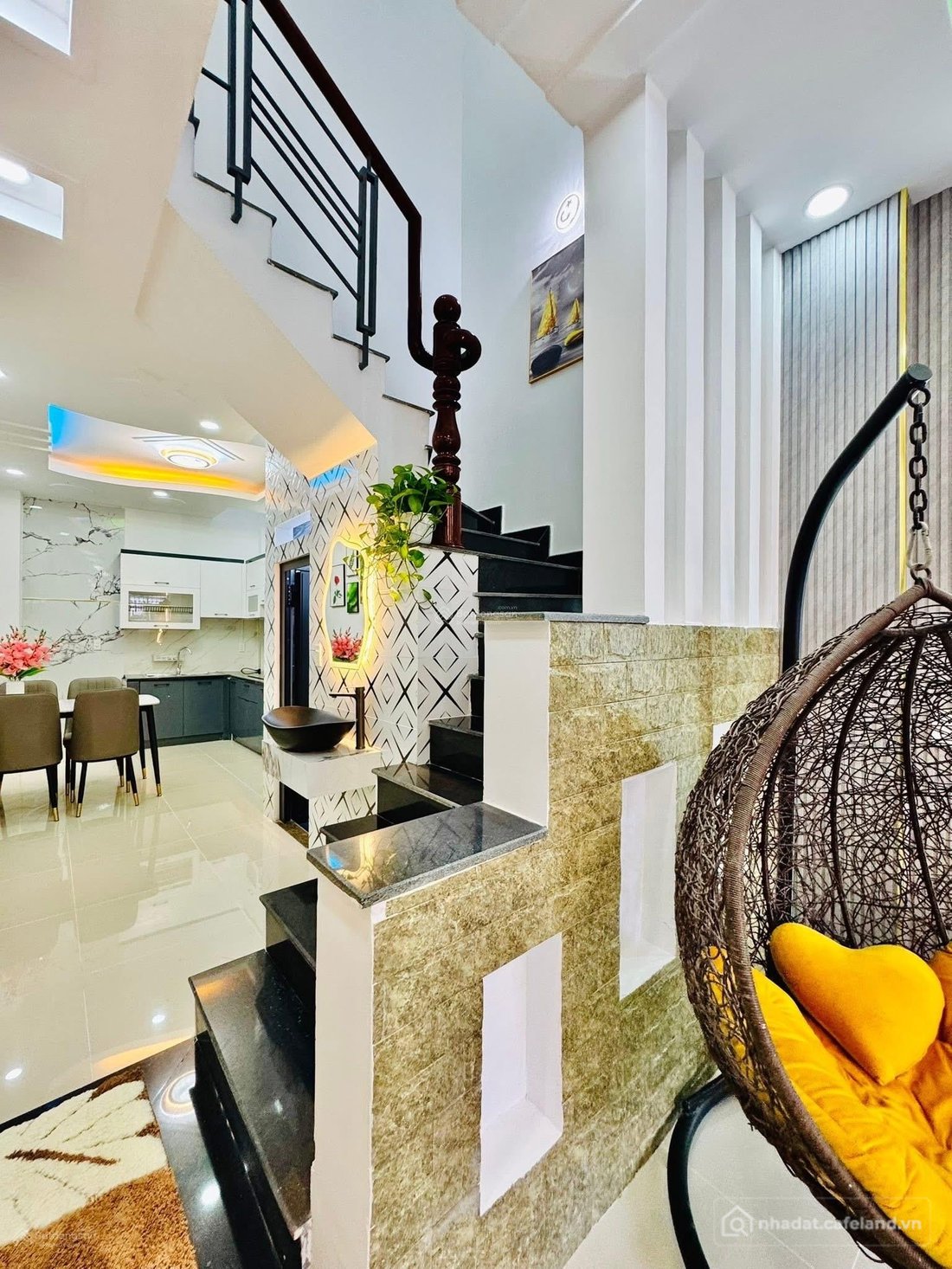 Bán nhà riêng: Căn duy nhất siêu đẹp đường phạm văn hai, phường tân sơn hòa/ dt 