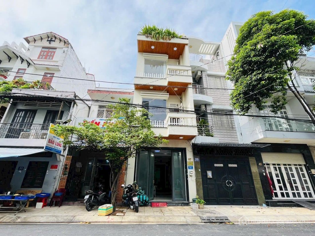 Bán nhà riêng: Bán nhà MT Nguyễn Xuân Khoát, Q.Tân Phú, DT 4x13m, 3 lầu, kinh do
