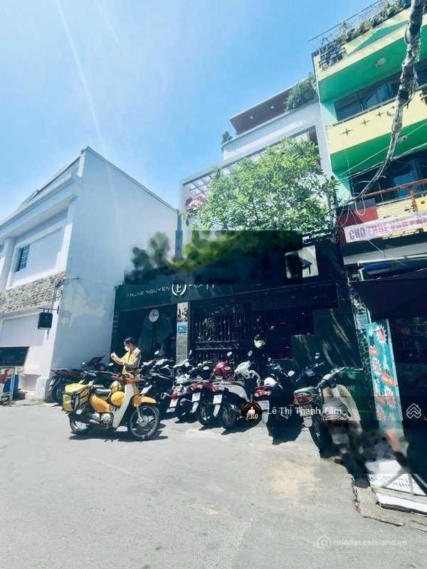 Bán nhà riêng: Bán mặt tiền đường Giải Phóng Quận Tân Bình - DT 8 x 20m - hầm 7 