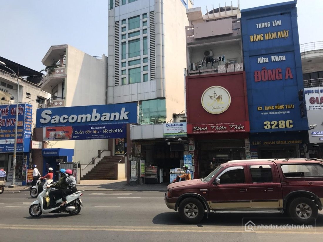 Bán nhà riêng: MT đường chính kết nối Sân bay Tân Sơn Nhất - Phú Nhuận - Q1, DT 