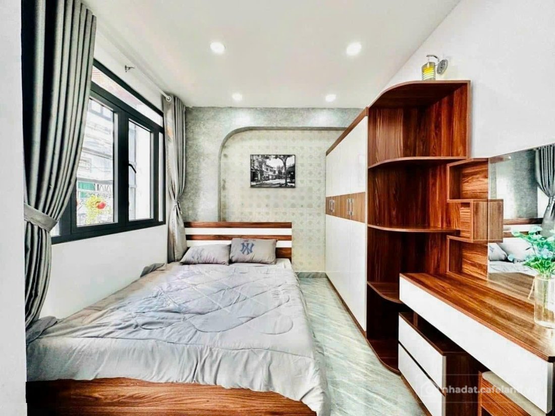 Bán nhà riêng: Kẹt tiền bán gấp nhà Hoàng Hoa Thám, Phường 12, Tân Bình diện tíc