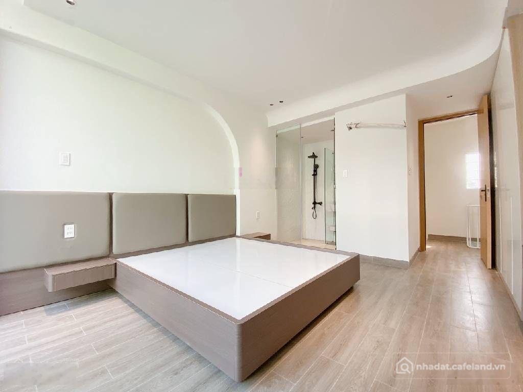 Bán nhà riêng: Bán nhà 4 tầng full nội thất, đường Hòa Bình, quận Tân Phú, gần Đ