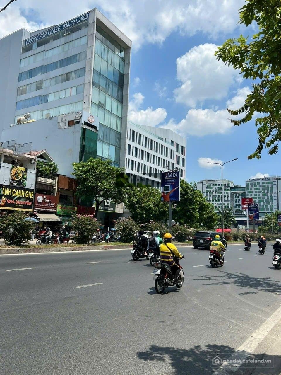 Bán nhà riêng: Chính chủ bán nhà MT 172 Cộng Hòa. giá 24,5 tỷ