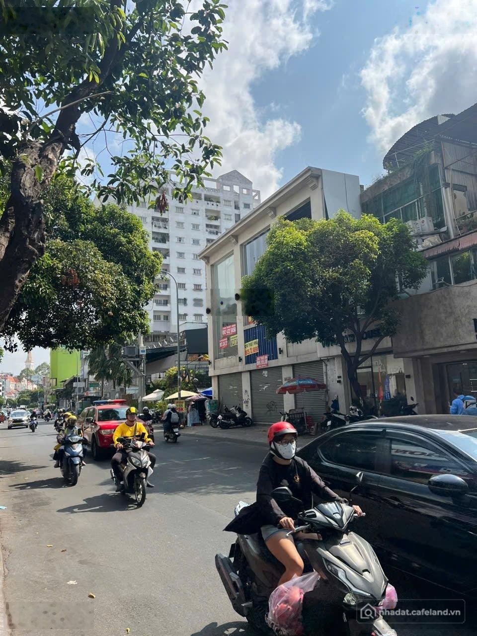 Bán nhà riêng: Ngay Vinhomes Central Park, MT Nguyễn Hữu Cảnh, ngang ~ 12m, khan