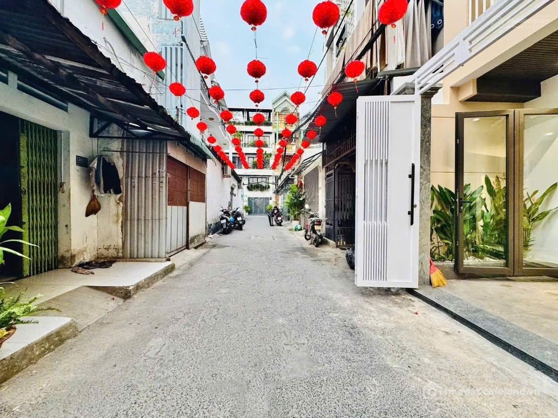 Bán nhà riêng: Chú 7 cần tiền bán gấp nhà hẻm Lý Chính Thắng, P14 Quận3. Giá:3,3