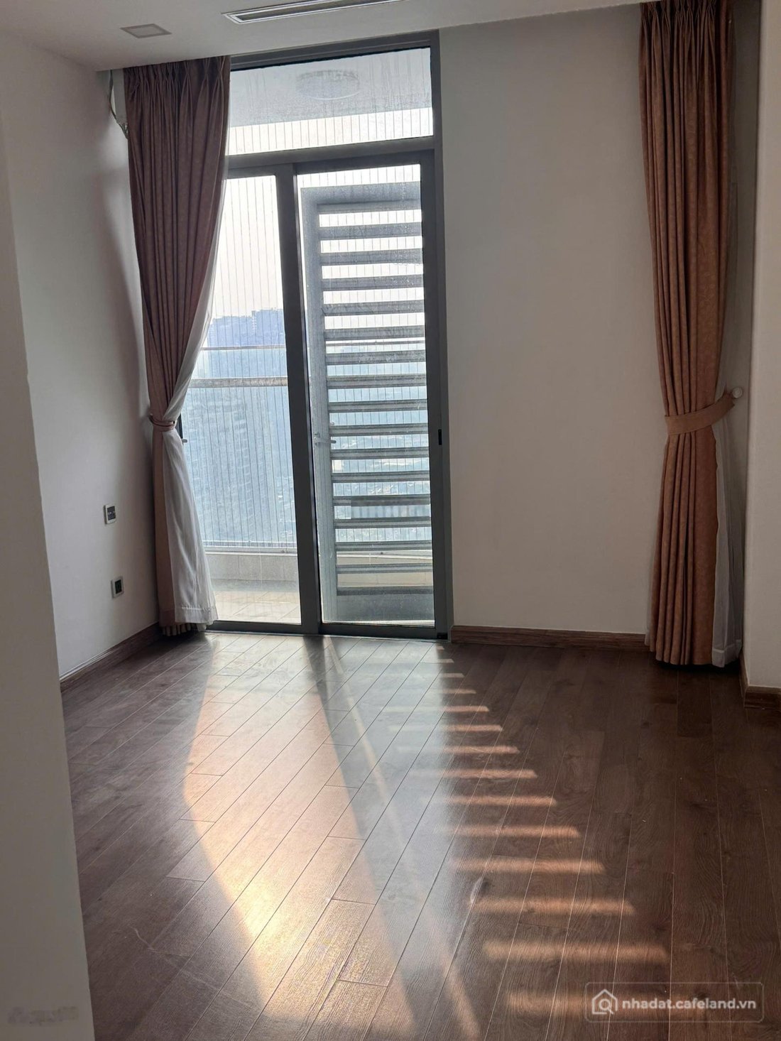 Bán căn hộ chung cư: Bán căn 1PN Park 6: View city tuyệt đẹp, pháp lý sổ hồng sẵ