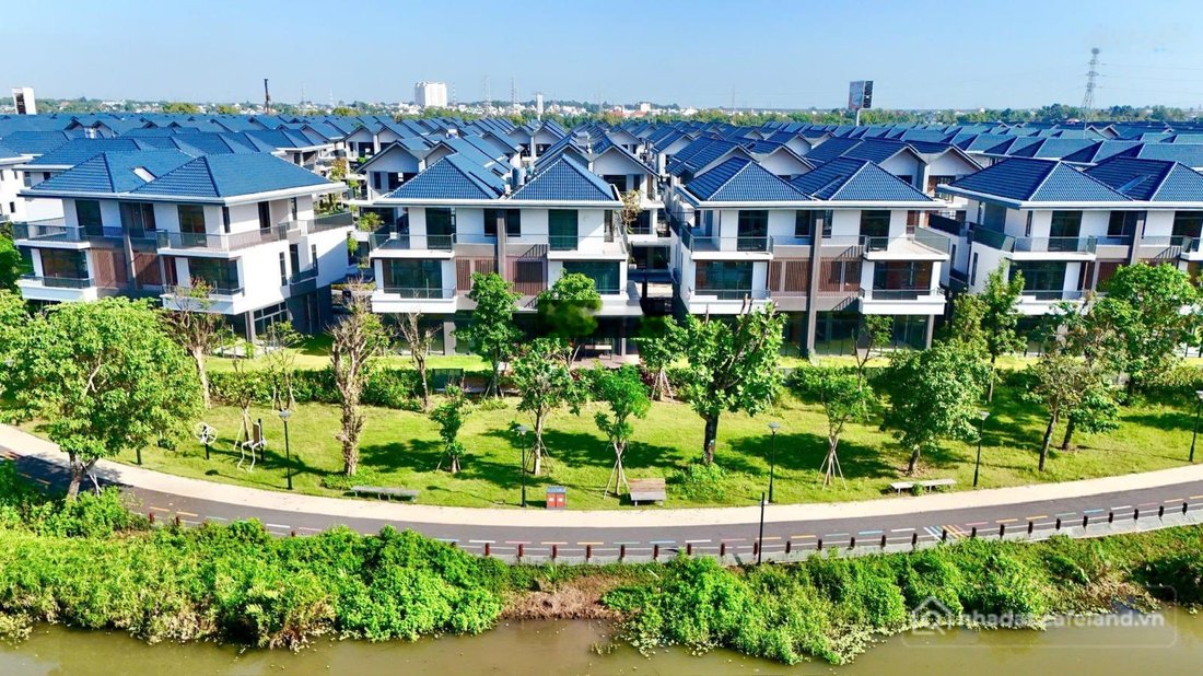 Bán biệt thự: Bán gấp biệt thự view hồ 200m2 tại Khu đô thị ID Junction, 15,3 tỷ