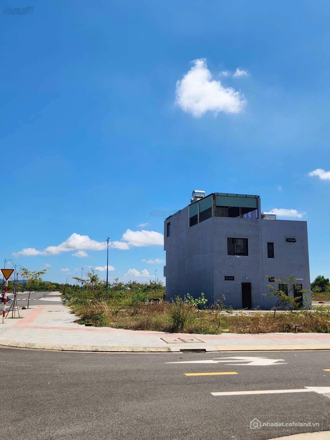 Bán đất thổ cư: Đất nền sổ hồng sẵn gần sân bay Long Thành 10p đi xe