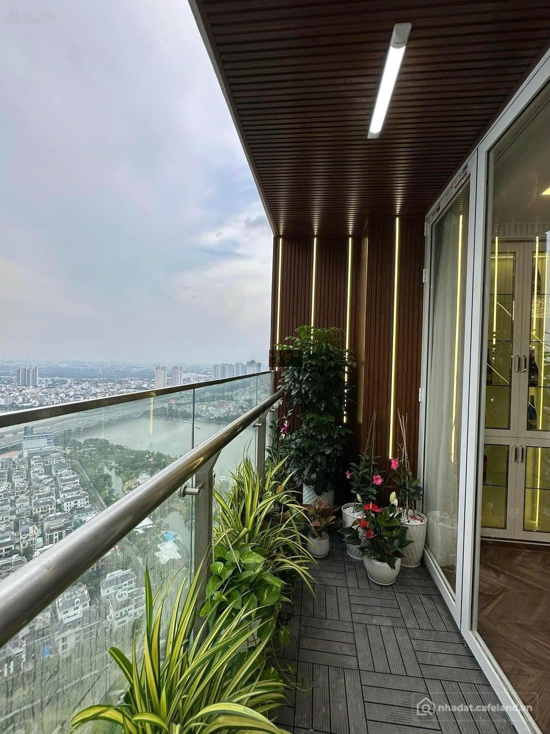 Bán căn hộ chung cư: Bán siêu phẩm 3 PN Park 5, Vinhomes Central Park, view sông