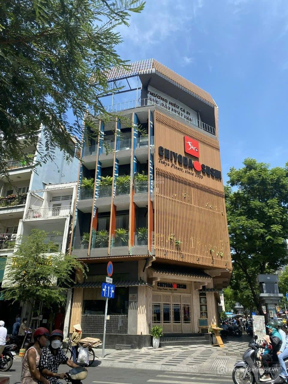 Bán nhà riêng: Góc 2 MT Lê Thánh Tôn - Trương Định, P Bến Thành, Quận 1 - DT: 10