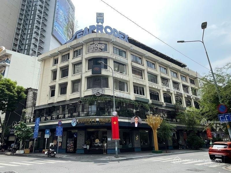 Bán nhà riêng: Hàng hiếm lõi Đồng Khởi - Bến Nghé ngay Vietcombank Tower cạnh Hi