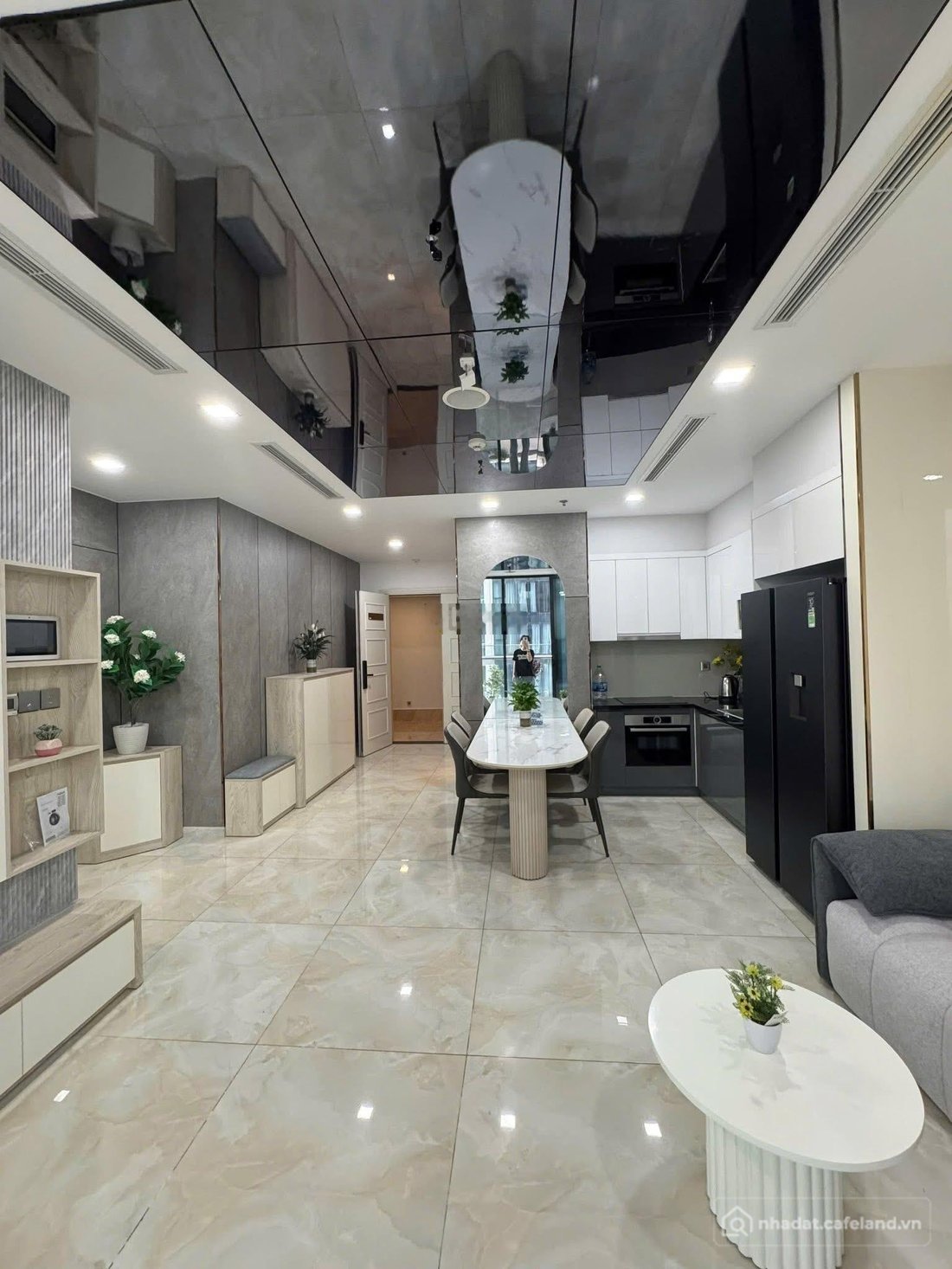 Bán căn hộ chung cư: Cần bán gấp Căn hộ 2PN, 2WC giá tốt chỉ 13 tỷ tại Vinhomes 