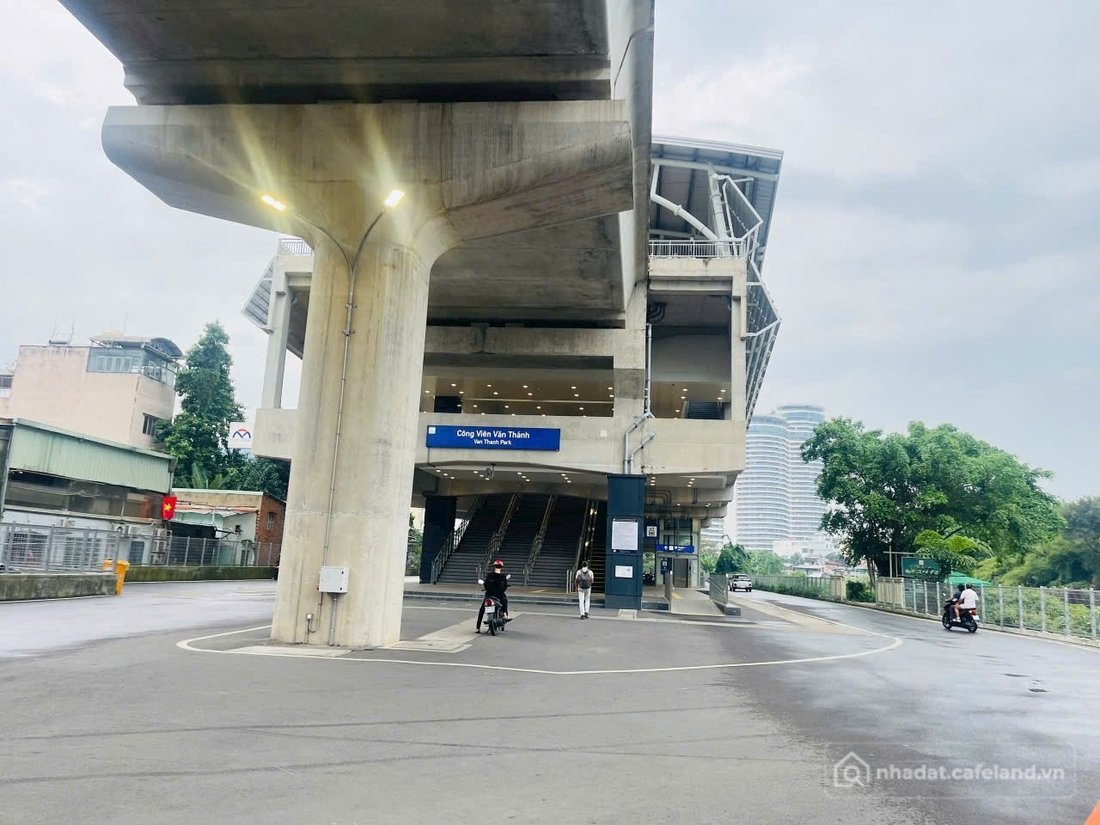 Bán nhà riêng: Bán Nhà Ngay Ga Metro Văn Thánh, 2 Tầng, Đất Ở 100%, Tặng Nội Thấ
