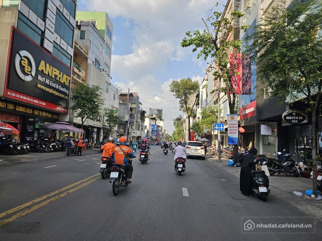 Bán nhà riêng: Bán nhà mặt tiền võ văn tần trung tâm quận 3. đoạn 2 chiều giao t