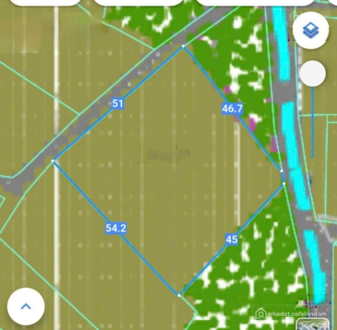 Bán đất thổ cư: Đất gần chợ bình sơn- 2 mặt tiền-dt: 2.527m2, có 300m thổ- giá: 