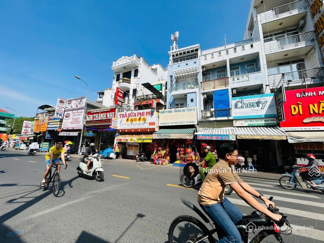 Bán nhà riêng: Mặt tiền kinh doanh đường Tân Hương, đoạn sung ngay chợ. (DT:4x14