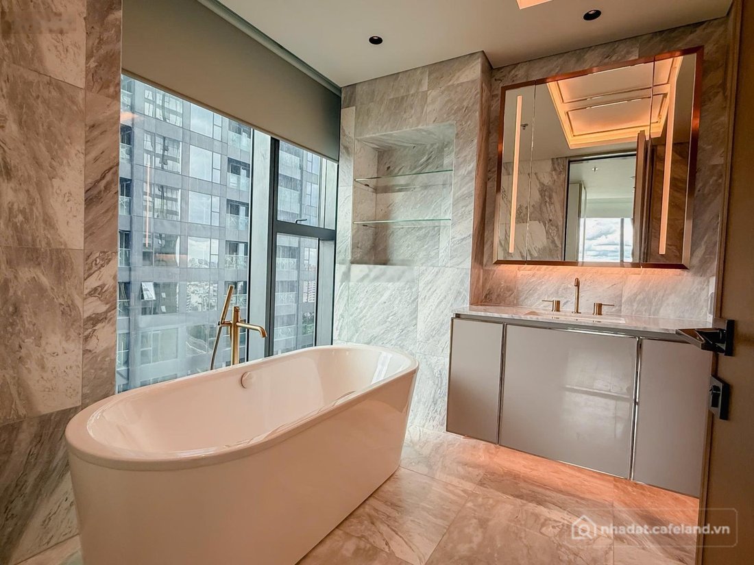 Bán căn hộ chung cư: Bán Căn 2PN Góc Hoa Hậu Vị Trí Đẹp Nhất Grand Marina Sài Gò