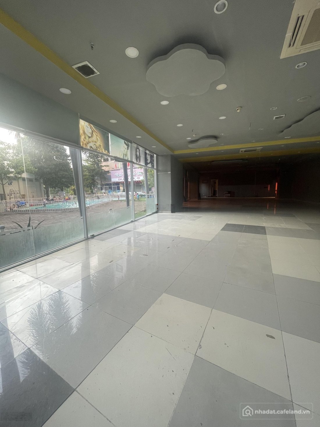 Bán nhà phố dự án: Bán căn shophouse chung cư Ngọc Lan góc view hồ bơi thoáng đẹ