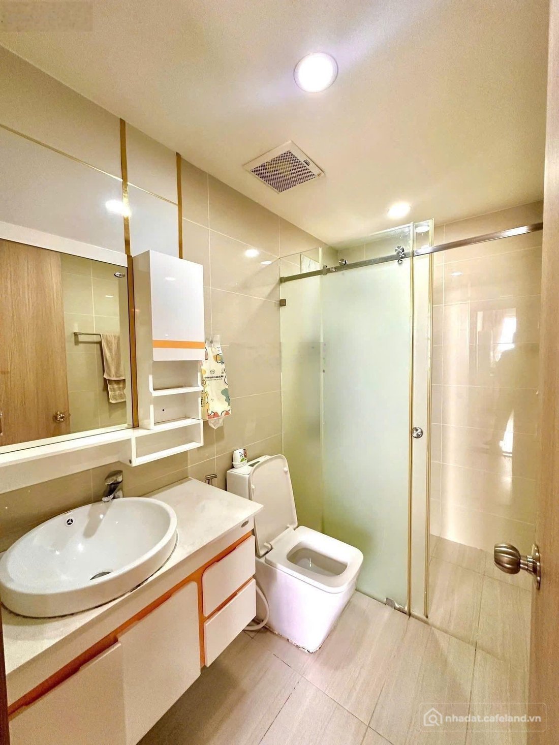 Bán căn hộ chung cư: Chủ gửi bán gấp căn hộ CH Remax Plaza, DT 81m2 gồm 2PN2WC, 