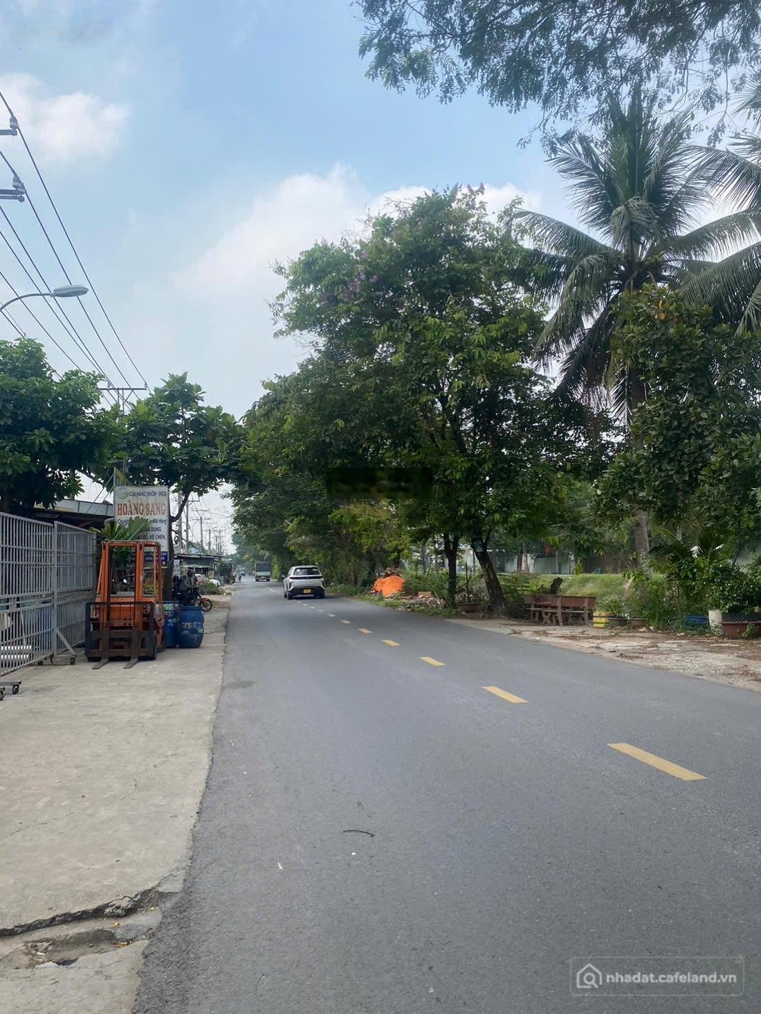 Bán kho, nhà xưởng: bán xưỡng Mt đường láng le Bàu cò xã Tân Nhựt. Dt 1242m . Th
