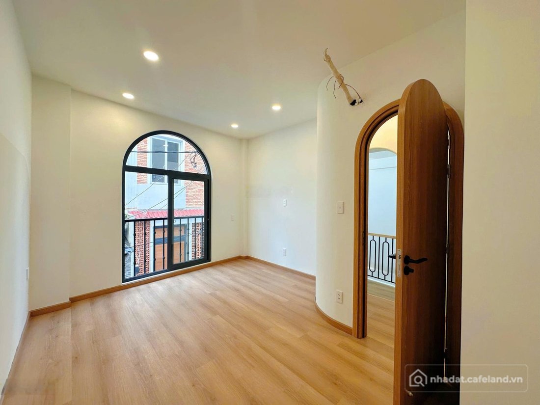 Bán nhà riêng: Chính chủ bán nhà đẹp thiết kế homestay Đuờng Khánh Hội - phường 