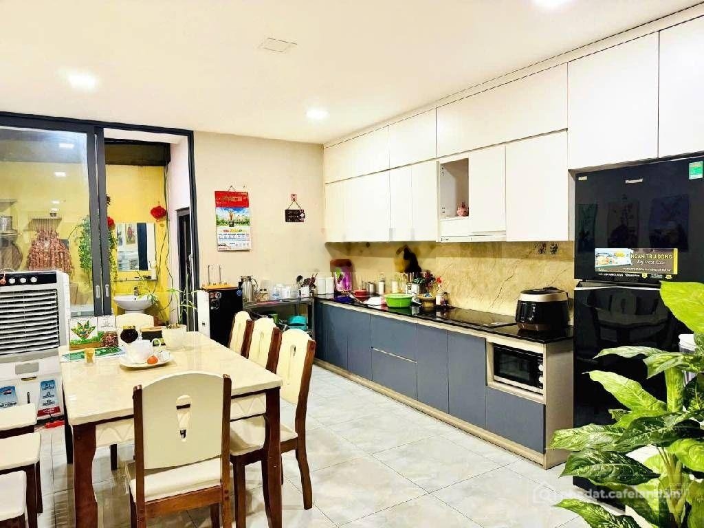 Bán nhà riêng: Bán nhà đường 12m quận tân phú ngay phố tô hiệu, ngang 4x18, 4 tầ