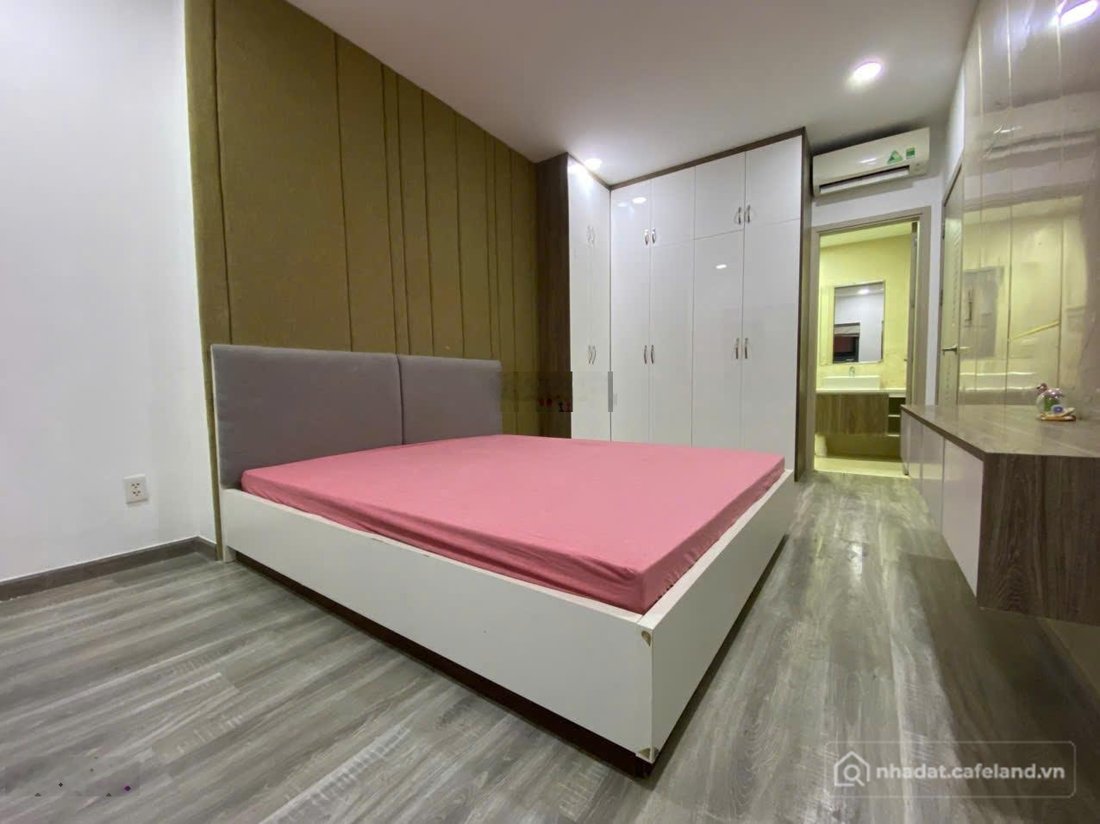 Bán căn hộ chung cư: Bán căn hộ 3 phòng ngủ Riva Park Quận 4 106m², full nội thấ
