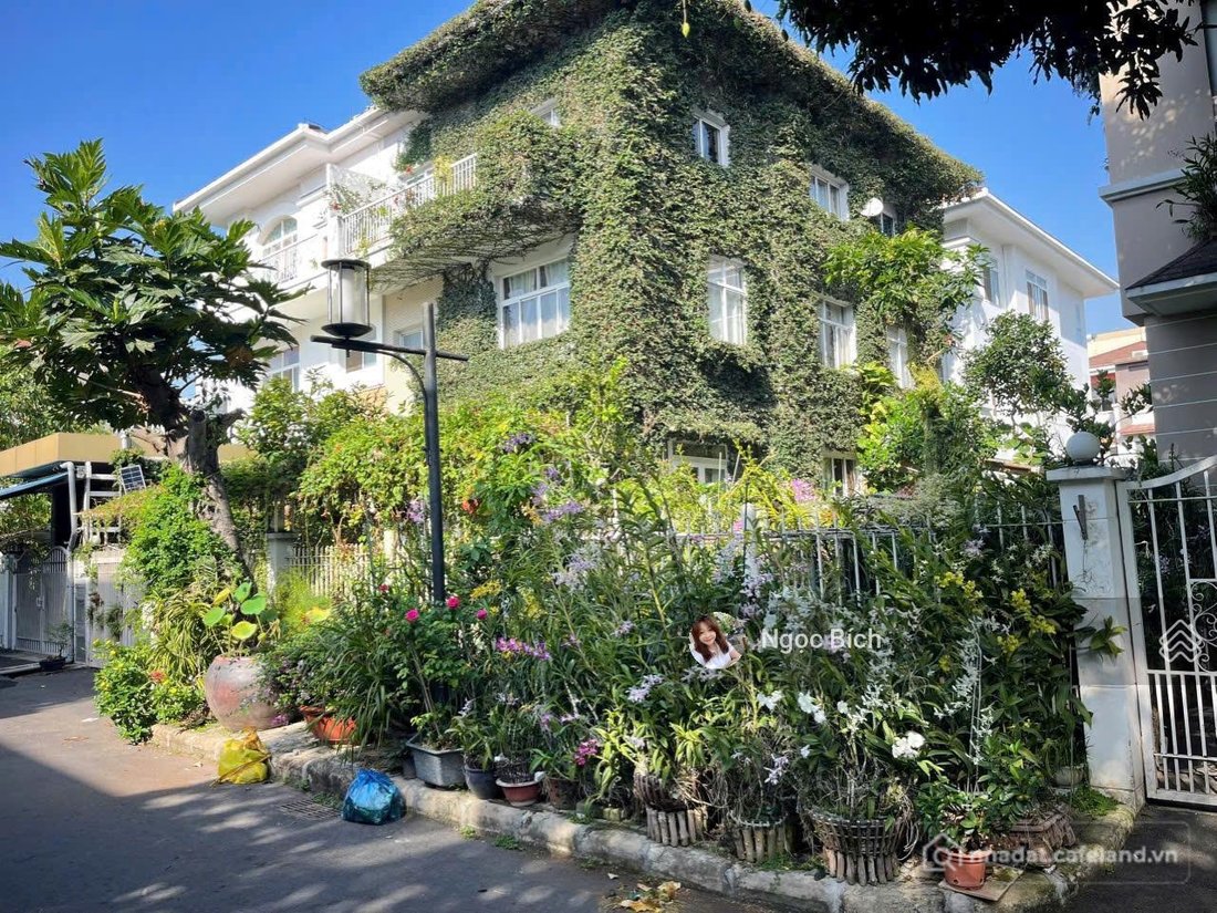 Bán biệt thự: Bán biệt thự Mỹ Gia giá 62 tỷ, nhà đối diện công viên, đầy đủ nội 