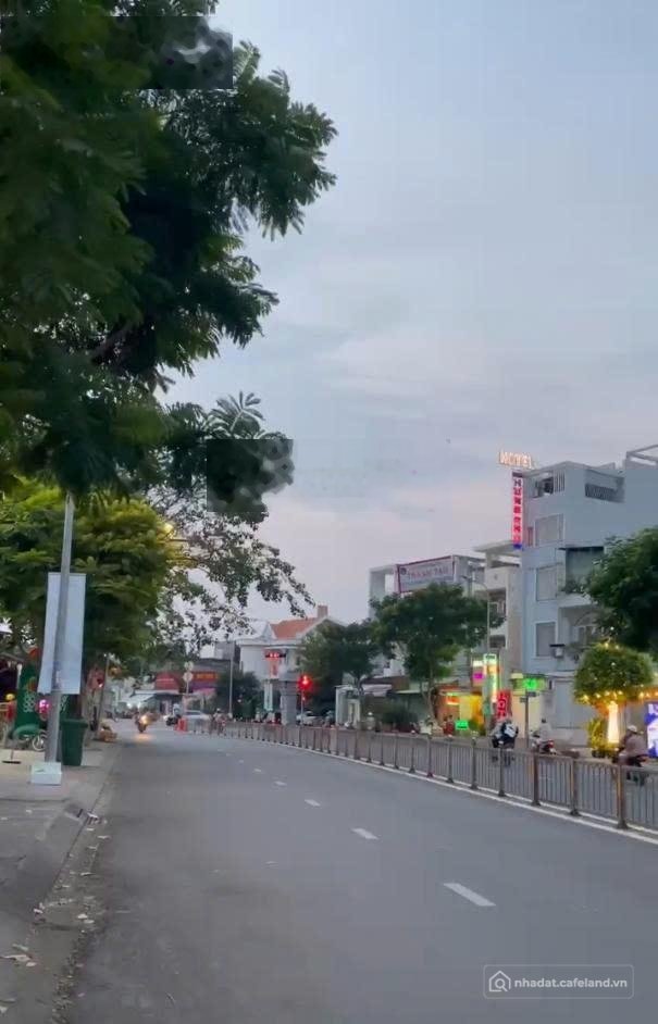 Bán nhà riêng: [bán gấp đi định cư] 1 đời chủ nhà mặt tiền lý chiêu hoàng 4 tầng