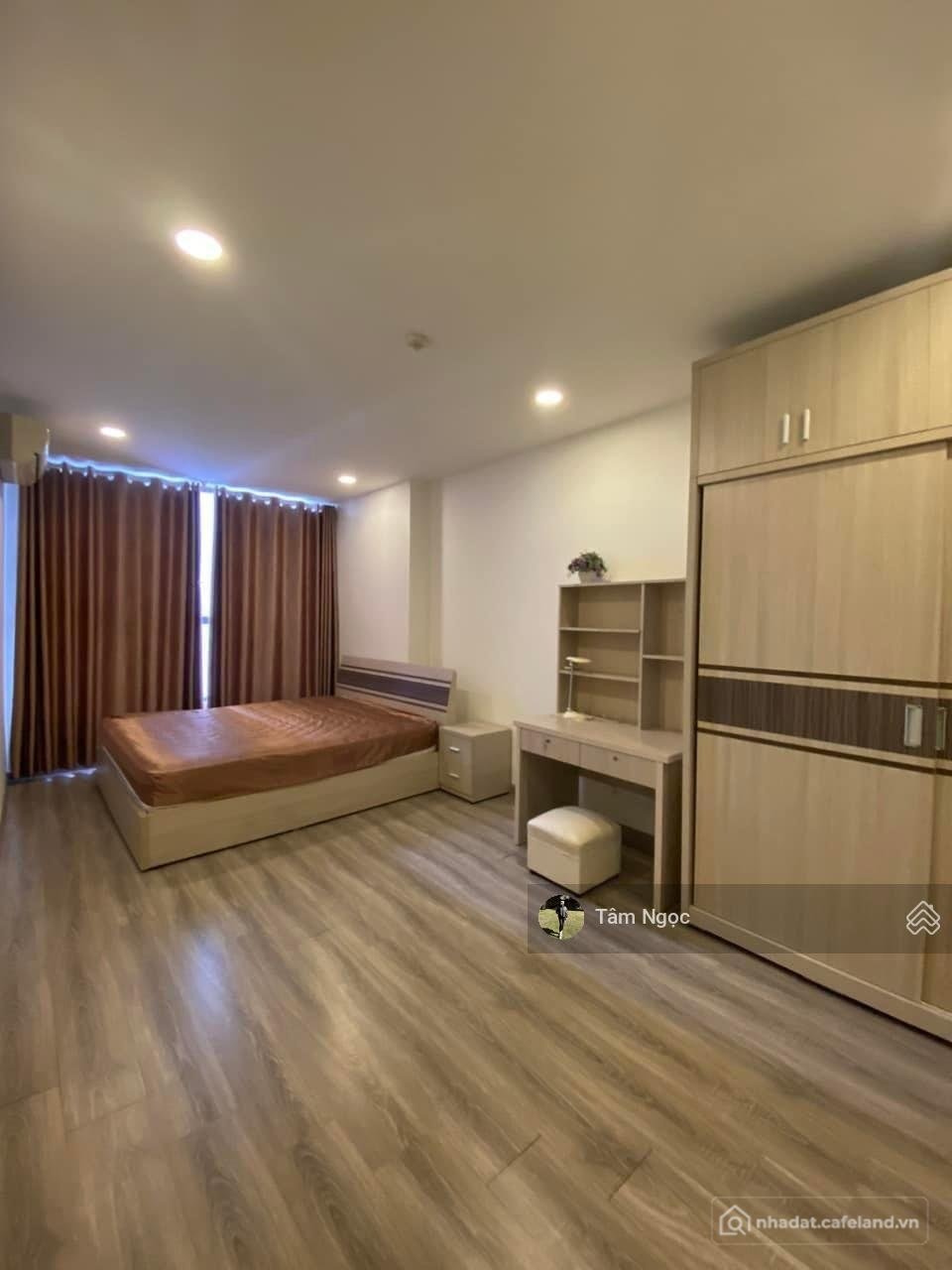 Bán căn hộ chung cư: Chính chủ bán gấp căn Riva Park Q4 70m2 2pn-2wc giá 2 Tỷ 06