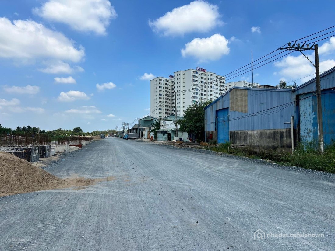 Bán đất thổ cư: Bán đất MT Kênh Tham Lương Tân Tạo. gần chung cư Lê Thành