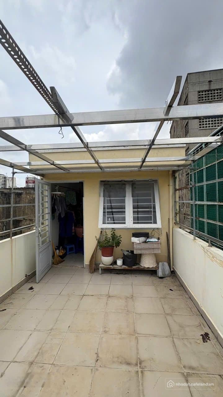 Bán nhà riêng: Bán nhanh căn nhà 3 tầng quận 5 - đường phù đổng thiên vương, sổ 