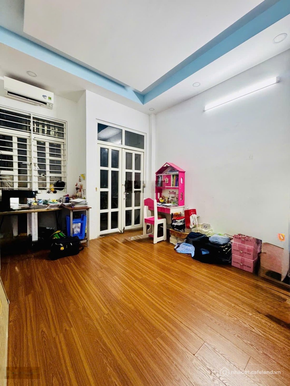 Bán nhà riêng: Nhà tô hiệu 68m2 (4x17) 2 tầng 2pn - hẻm 4m gần luỹ bán bích, hoà