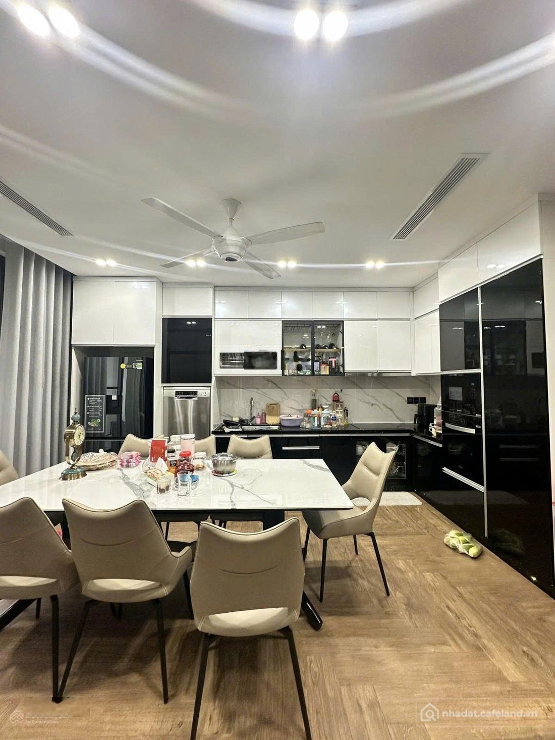 Bán nhà riêng: Số 1 - Mặt tiền Nguyễn Trãi, P3, Quận 5 - DT 7x20m - 4 Tầng - HĐT